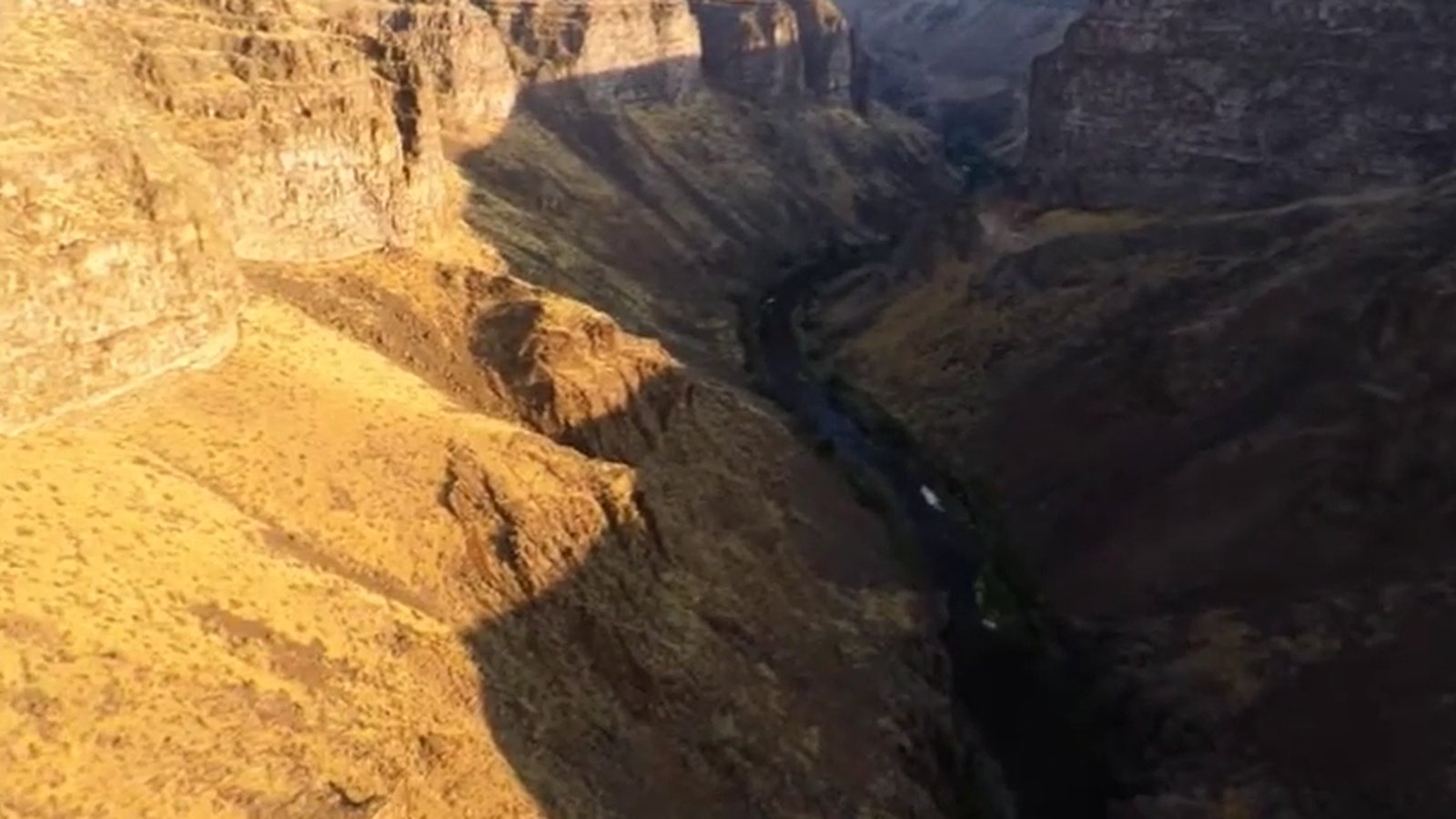 The Bruneau River winding through its canyon